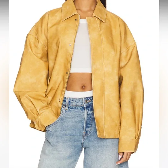 Lioness Kenny Bomber! - Picture 5 of 9